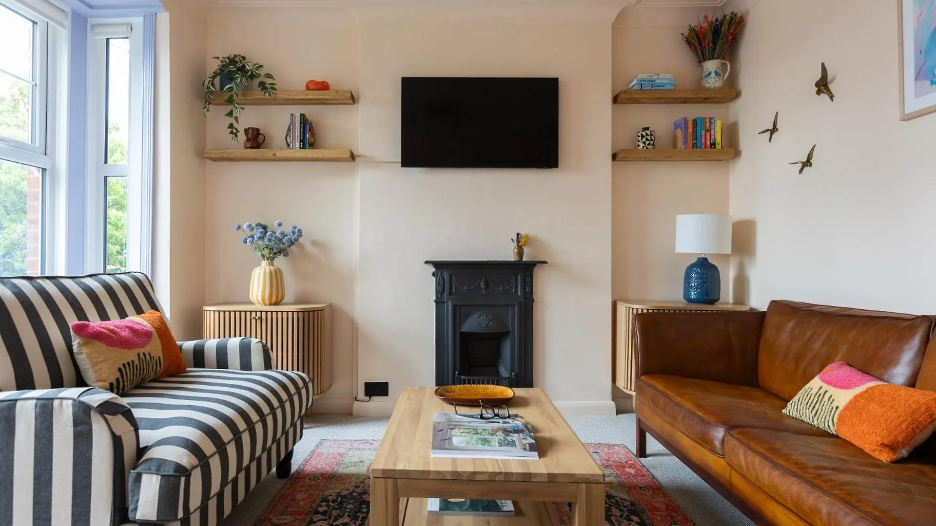The Lorelei 2Br Mid-Century Modern Stylish Apartment Brighton United Kingdom