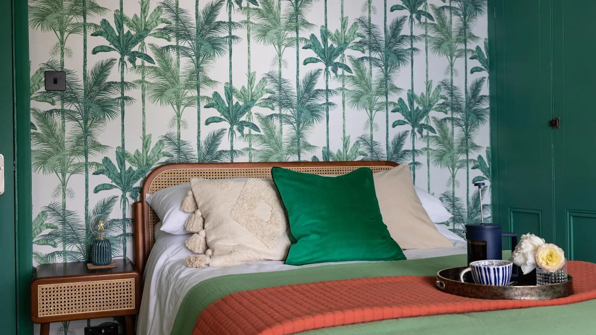 The Lorelei 2Br Mid-Century Modern Stylish Apartment Brighton