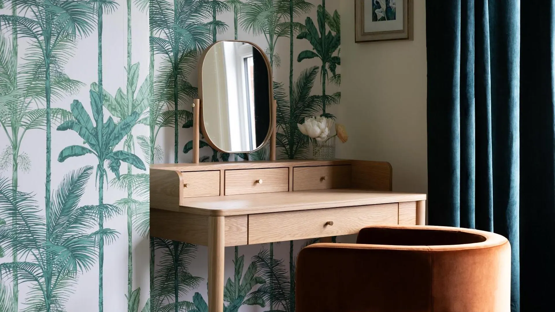The Lorelei 2Br Mid-Century Modern Stylish Apartment Hove