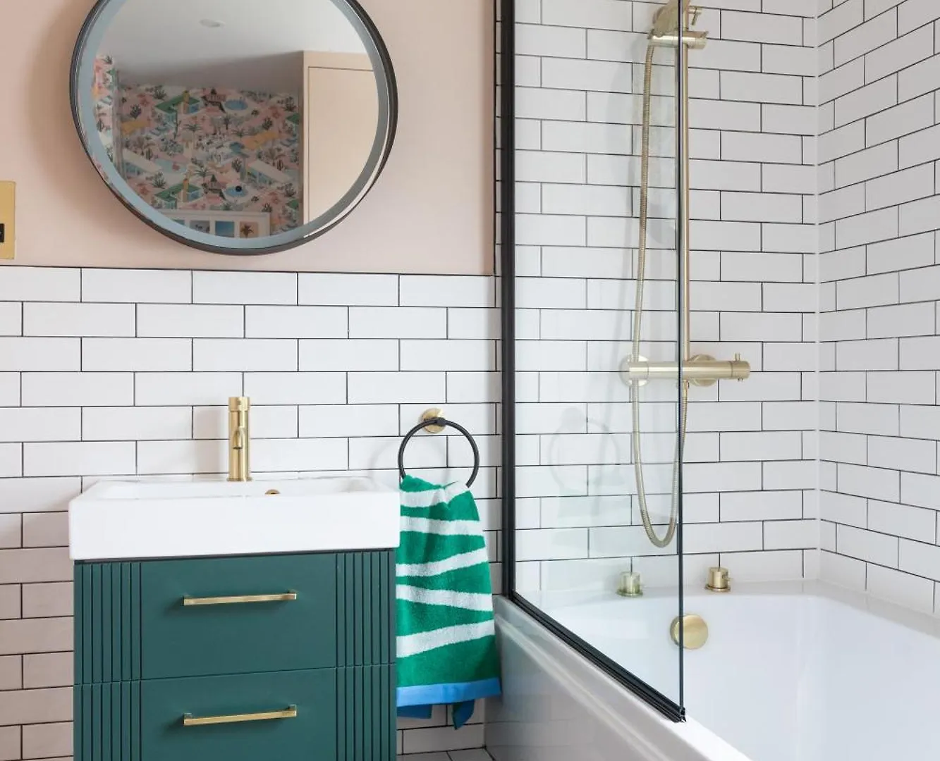 The Lorelei 2Br Mid-Century Modern Stylish Apartment Hove