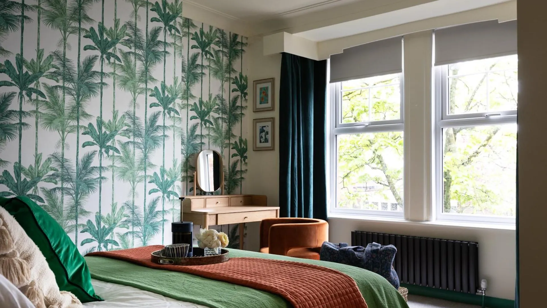 The Lorelei 2Br Mid-Century Modern Stylish Apartment Hove