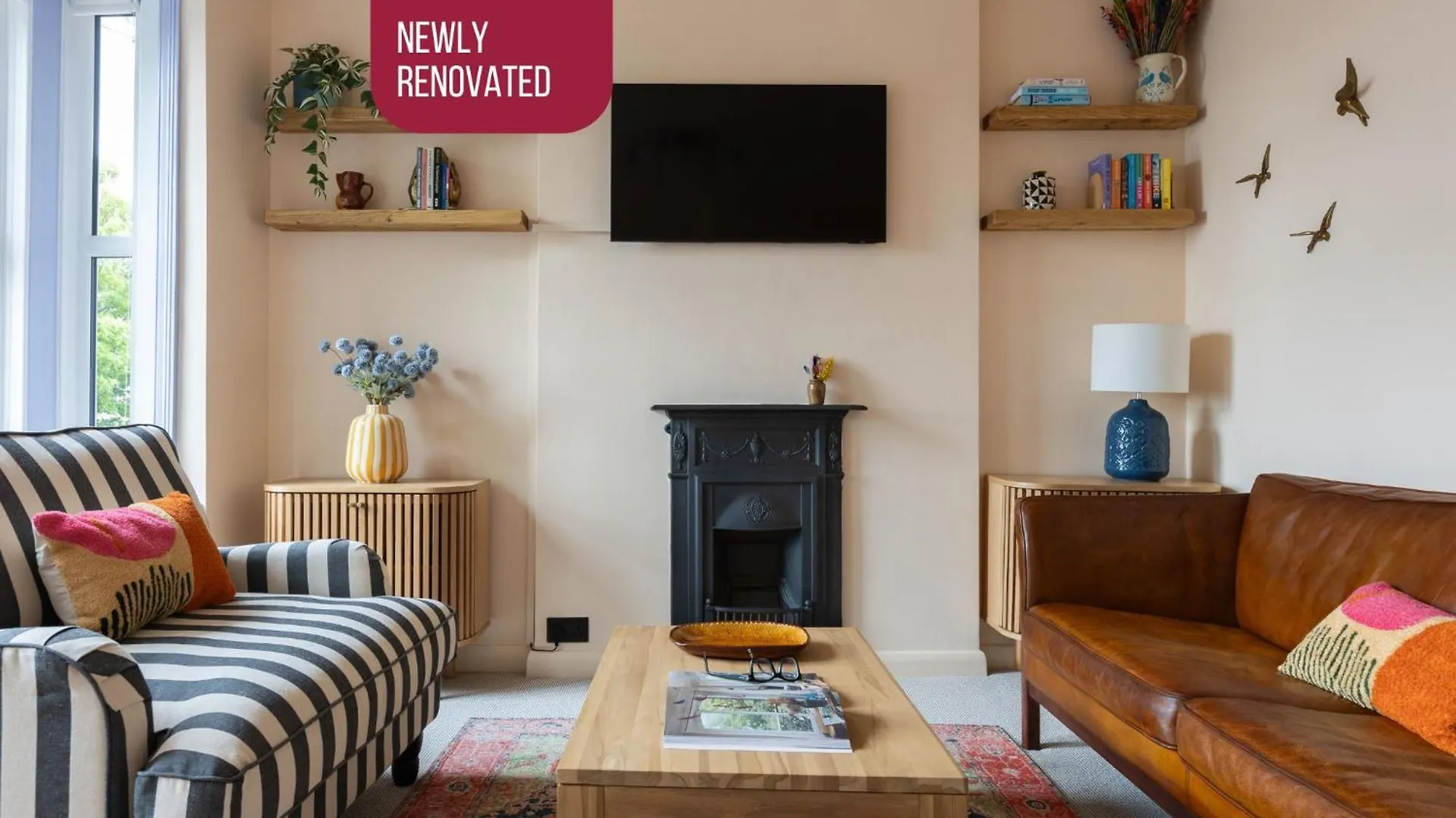 The Lorelei 2Br Mid-Century Modern Stylish Apartment Hove